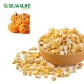 Dadi di zucca liofilizzati